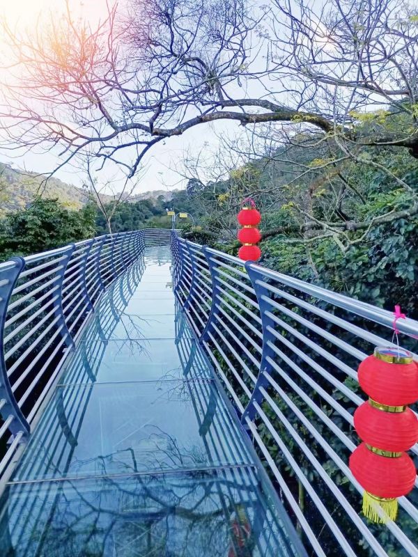 玻璃廊桥
